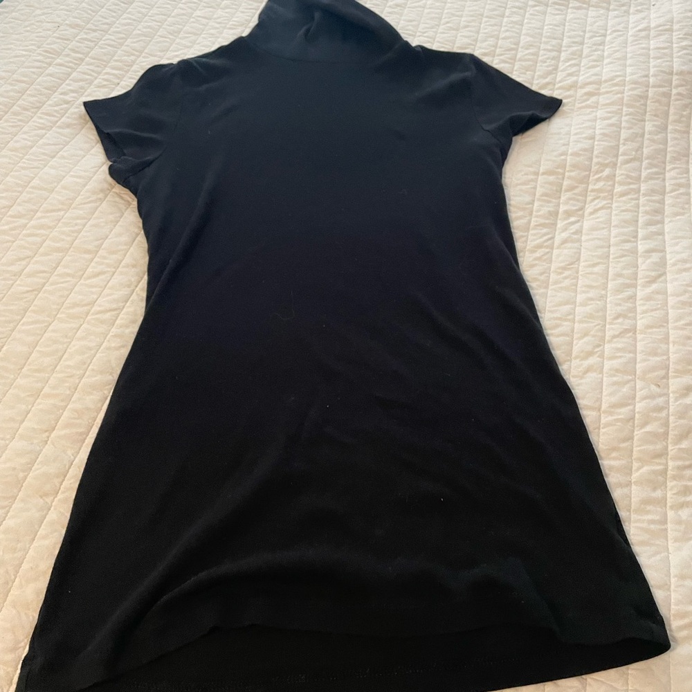 GAP cap sleeve turtleneck
